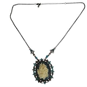 ​Vintage Style Cameo Pendant Necklace with Floral & Faux Turquoise